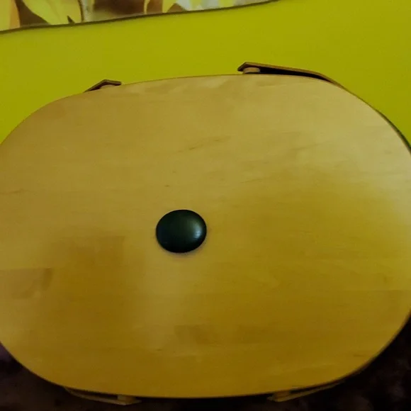 Longaberger Traditions Collection 1999 Edition Generosity basket - Picture 7 of 15